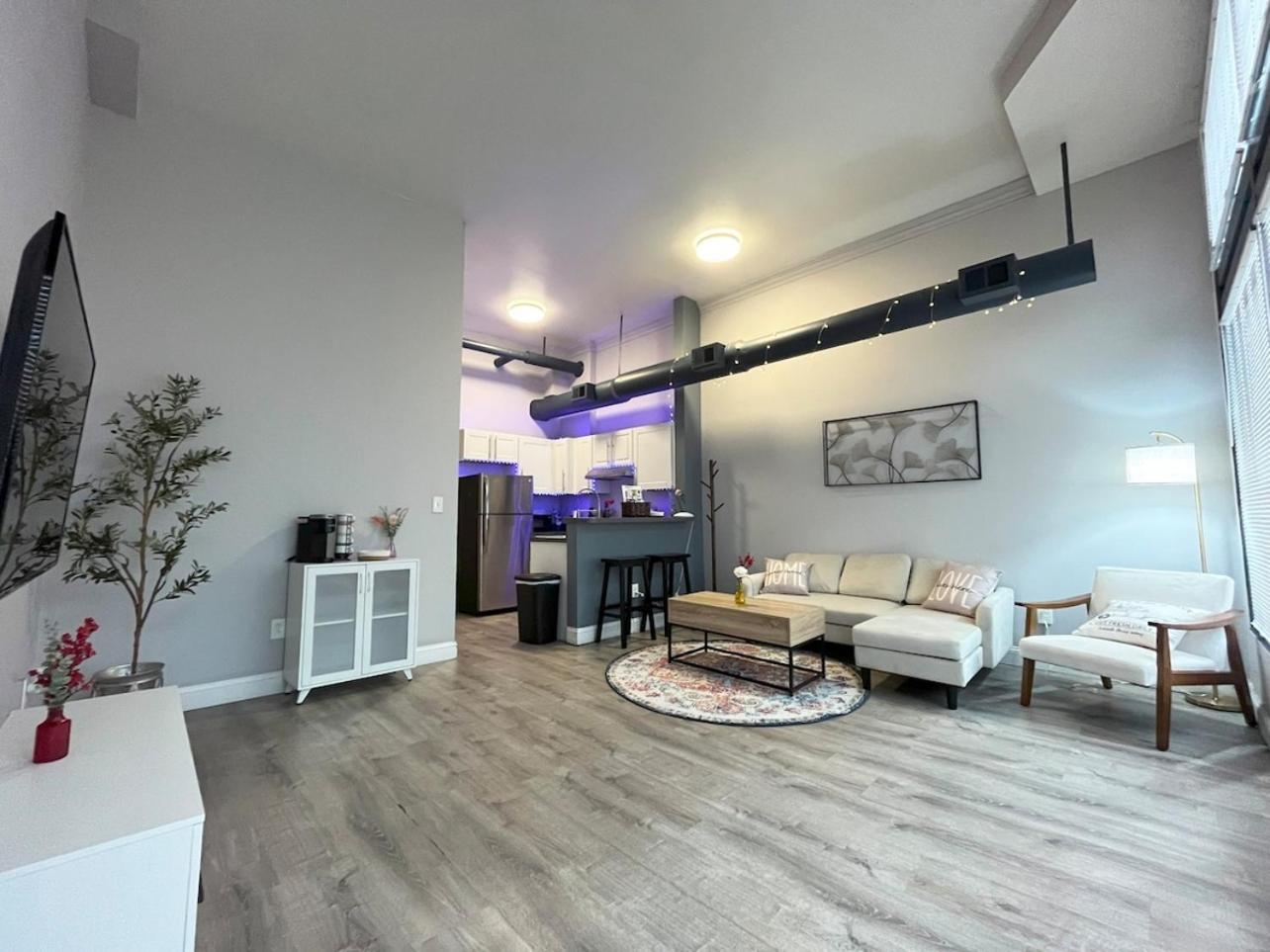 Local Modern Getaway - Ground Floor Lägenhet Cleveland Exteriör bild